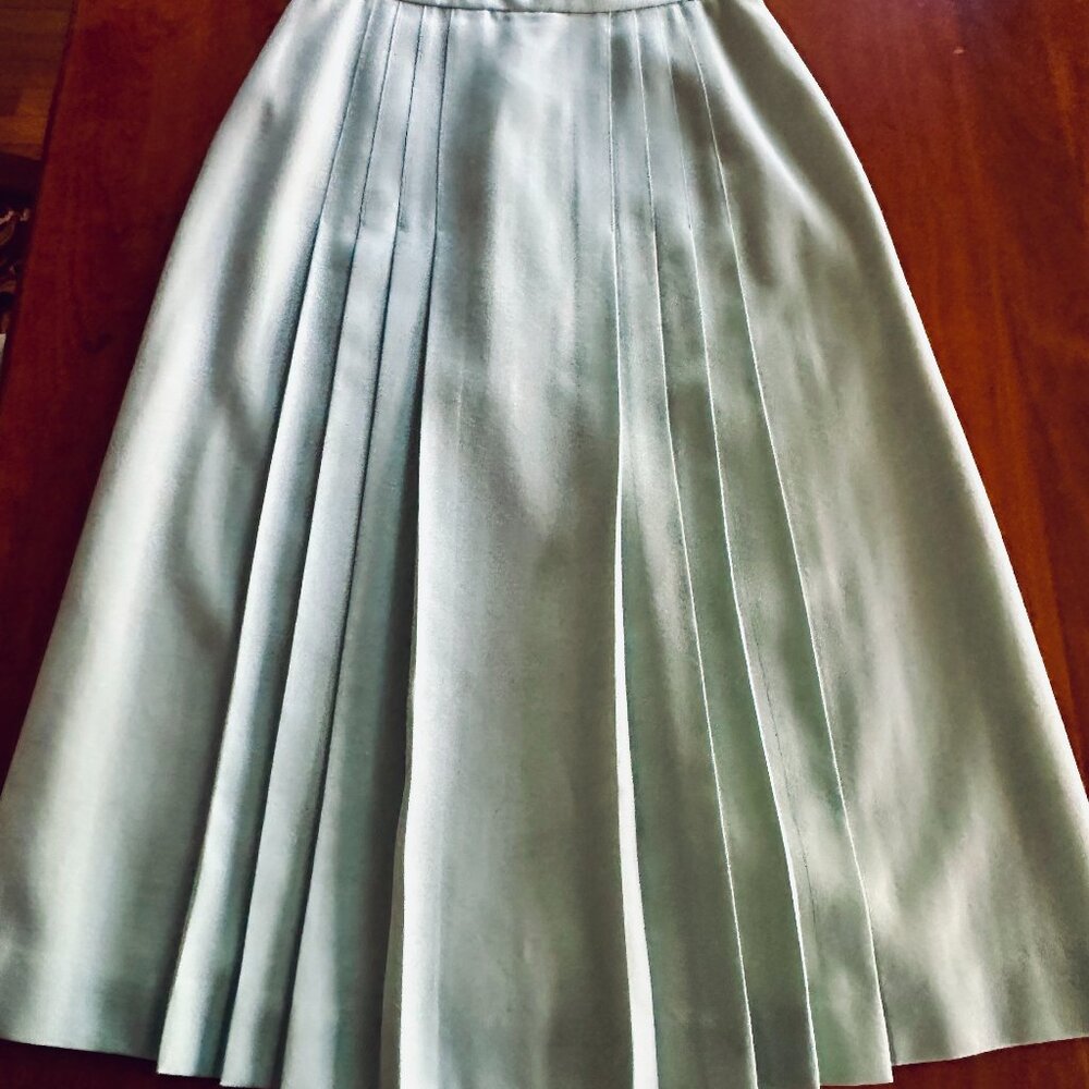 Pleated A-Line Midi Skirt in Light Mint